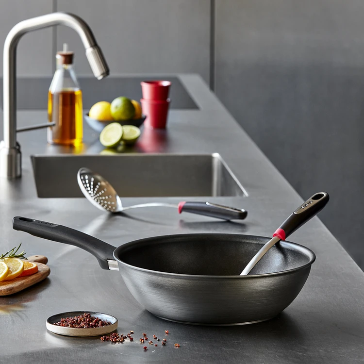 Tefal Titanium Fusion Induction Wok 28cm - Image 2